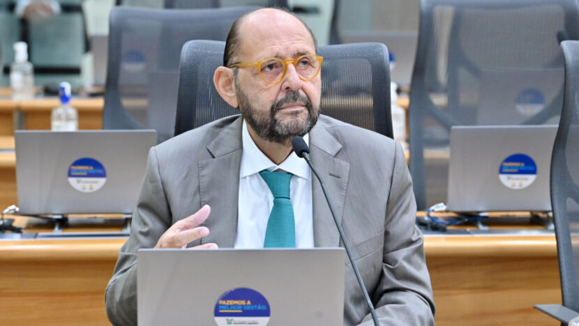 Gustavo Carvalho denuncia caos e abandono na educação do RN