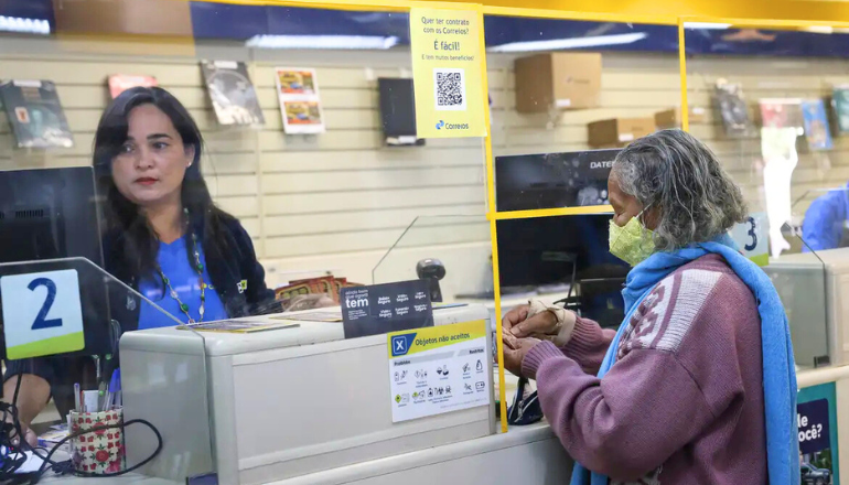 Correios fazem primeiros atendimentos a vítimas da fraude no INSS
