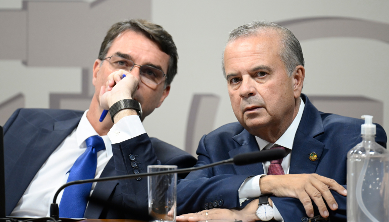 Flávio Bolsonaro inicia giro nacional para articular palanques do PL