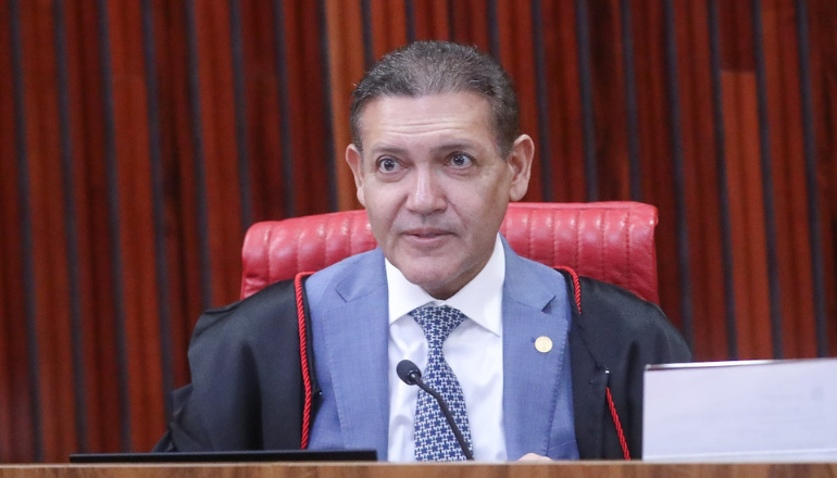 TSE afrouxa regras para planos de combate à desinformação e amplia poderes da Presidência