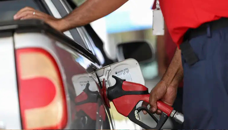 Governo federal deve aprovar aumento de etanol na gasolina