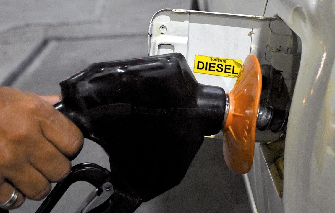 Governo federal cria subsídio de R$ 1,12 por litro de diesel